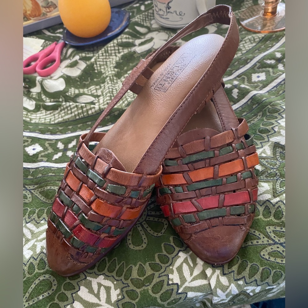 Woman’s Cerachi Slingback,size 8.5. Made in Brazil by Bruno Valenti. Hardly worn
